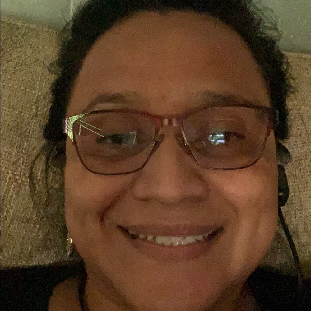 Meet your Posher, Elisa